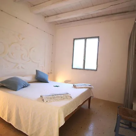 Trullo Ginevra - *