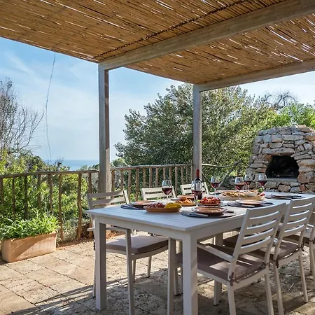 Trullo Ginevra - *